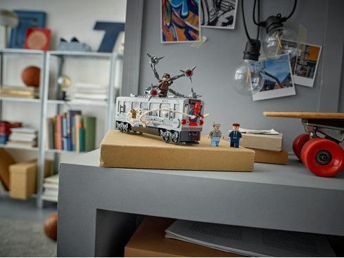 Конструктор LEGO&reg; | Marvel Человек-Паук против Дока Ока: сцена в метро 76321 76321
