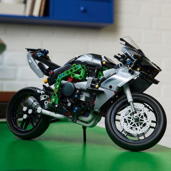 Конструктор LEGO® Technic Мотоцикл Kawasaki Ninja H2R 42170 42170