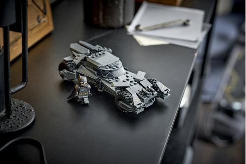 Конструктор LEGO&reg; DC BatmanTM: Бэтмобиль из фильма &laquo;Бэтмен против Супермена&raquo; 76331 76331