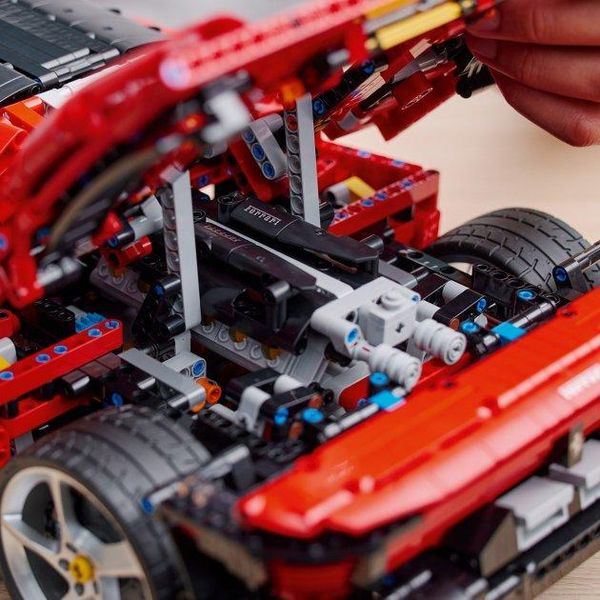 Конструктор LEGO Technic Ferrari Daytona SP3 3778 деталей 42143 42143