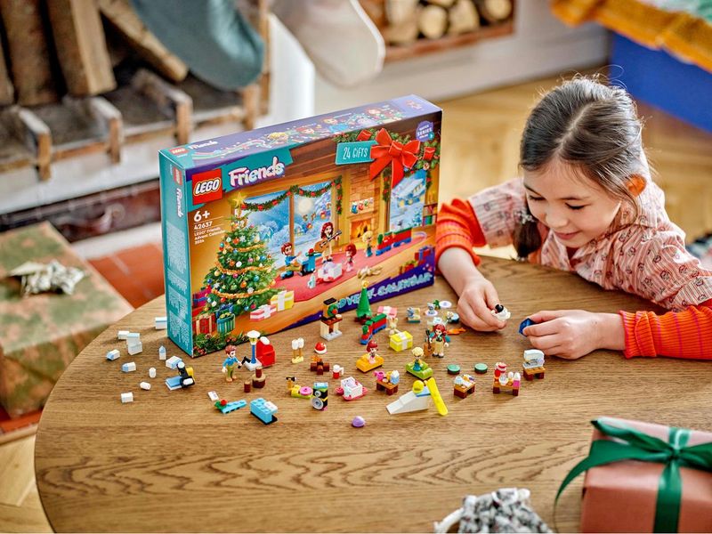 Конструктор LEGO® Friends Новогодний календарь 2024 42637 42637