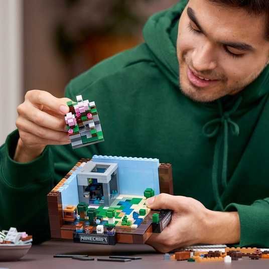 Купить Конструктор LEGO® Minecraft® Верстак для взрослых 21265 в