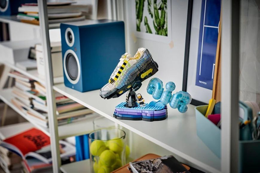 Конструктор LEGO 43025 Nike Air Max 95 43025