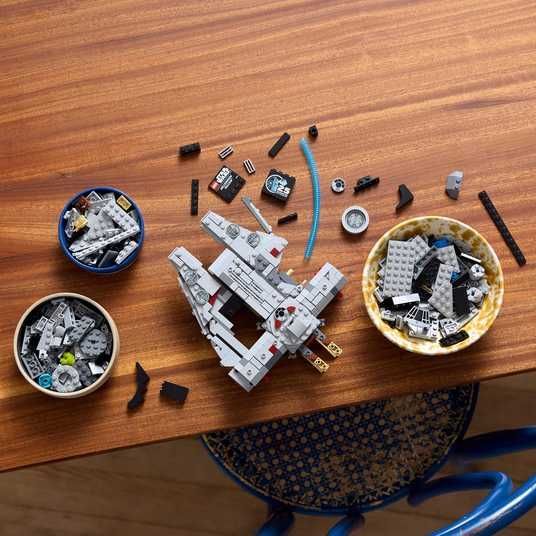 Купить официальный Конструктор LEGO® Star Wars Тысячелетний сокол