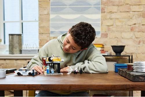 Конструктор LEGO Super Heroes Вселенная-паук: Майлз Моралес против Пятна 76311 76311