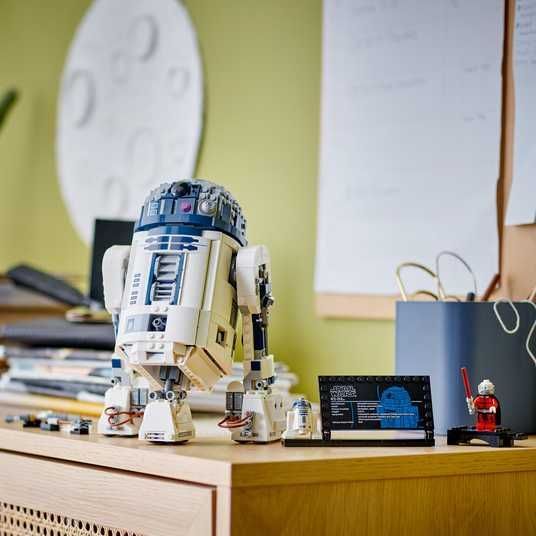 Купить официальный Конструктор LEGO® Star Wars™ R2-D2 75379 с