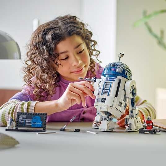 Купить официальный Конструктор LEGO® Star Wars™ R2-D2 75379 с
