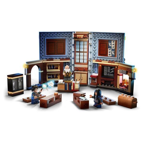Конструктор LEGO Harry Potter В Хогвартсе: урок заклинаний 76385 76385