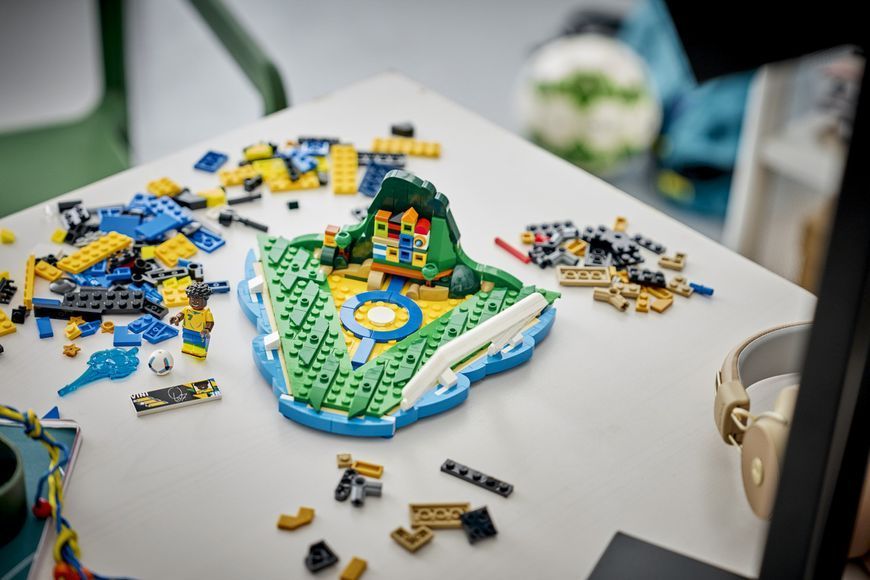 Конструктор LEGO&reg; Editions Вінісіус Жуніор &mdash; найкращі моменти футбольних матчів 43027 43027