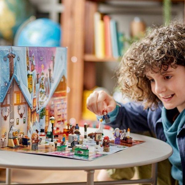 Конструктор LEGO Harry Potter Новорічний адвент календар на 2023 рік 227 деталей 76418 76418