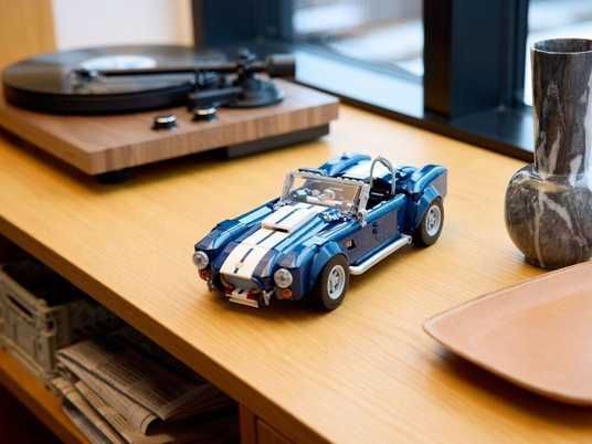 Купити конструктор LEGO® Shelby Cobra Icons 10357 - Brickstore