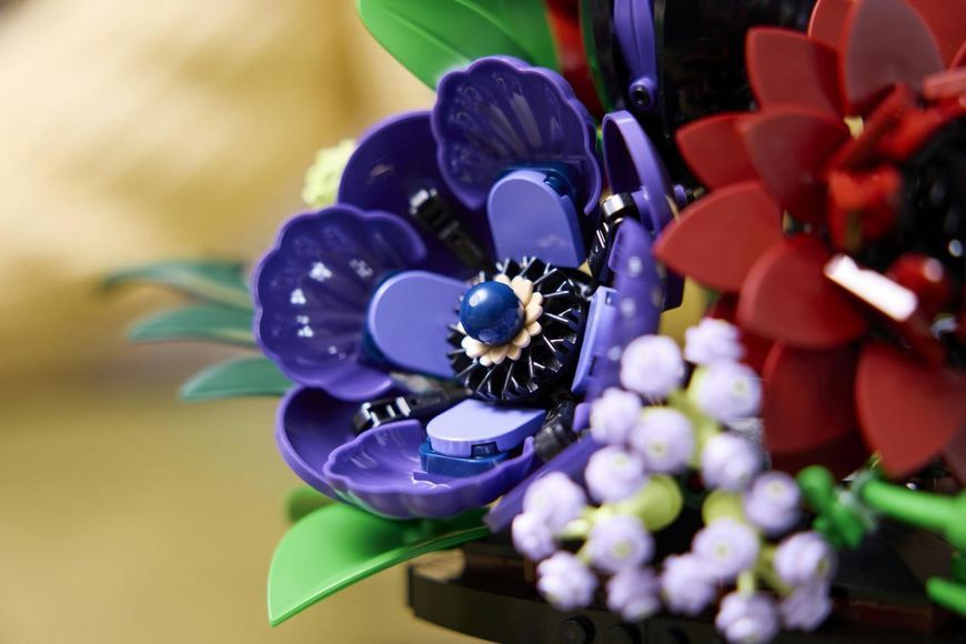 Фото Конструктор LEGO&reg; Botanicals Композиція з темних квітів 11513 11513 інтернет-магазину Brick Store