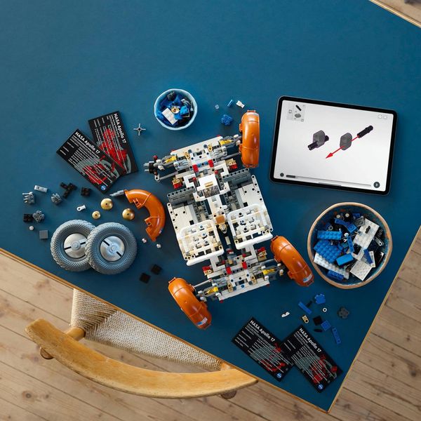 Конструктор LEGO® Technic Лунный автомобиль NASA Apollo 42182 42182