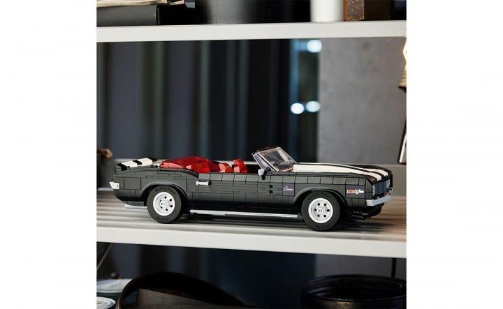 Конструктор LEGO Icons Chevrolet Camaro Z28 10304 10304