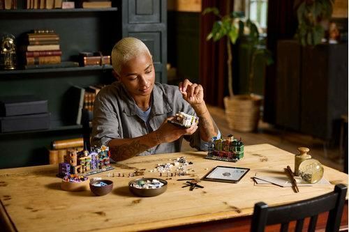 Конструктор LEGO Harry Potter Аллея Диагон. Колдовские магазины 76444 76444