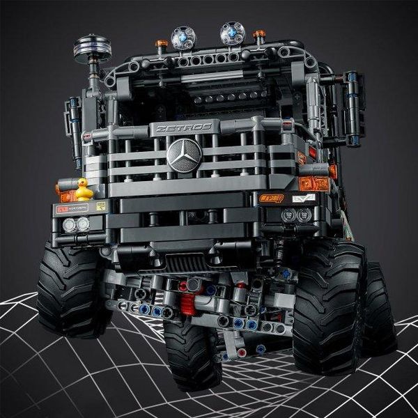 Конструктор LEGO Technic Повноприводна вантажівка-позашляховик Mercedes-Benz Zetros 2110 деталей 42129 42129