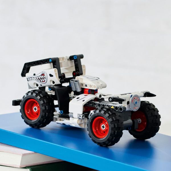 Конструктор LEGO® Technic Monster Jam™ Monster Mutt™ Dalmatian 244 деталей (42150) 42150