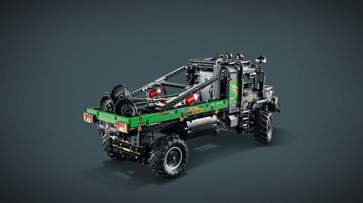 Конструктор LEGO Technic Повноприводна вантажівка-позашляховик Mercedes-Benz Zetros 2110 деталей 42129 42129