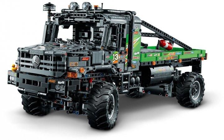 Конструктор LEGO Technic Повноприводна вантажівка-позашляховик Mercedes-Benz Zetros 2110 деталей 42129 42129