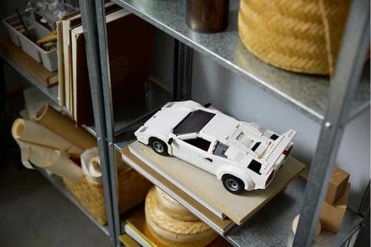 Купить Конструктор LEGO® Icons Lamborghini Countach 5000