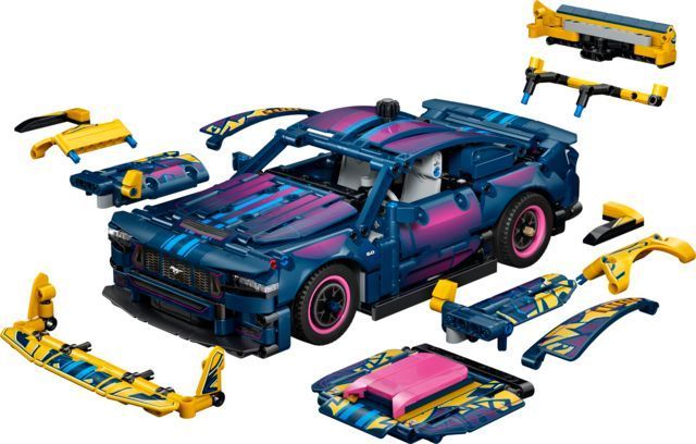 Конструктор LEGO&reg; Technic Тюнінг-гараж з автомобілем Ford Mustang GT 42236 42236