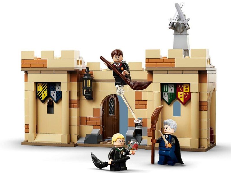 Конструктор LEGO Harry Potter Гоґвортс: перший урок польотів 76395 76395