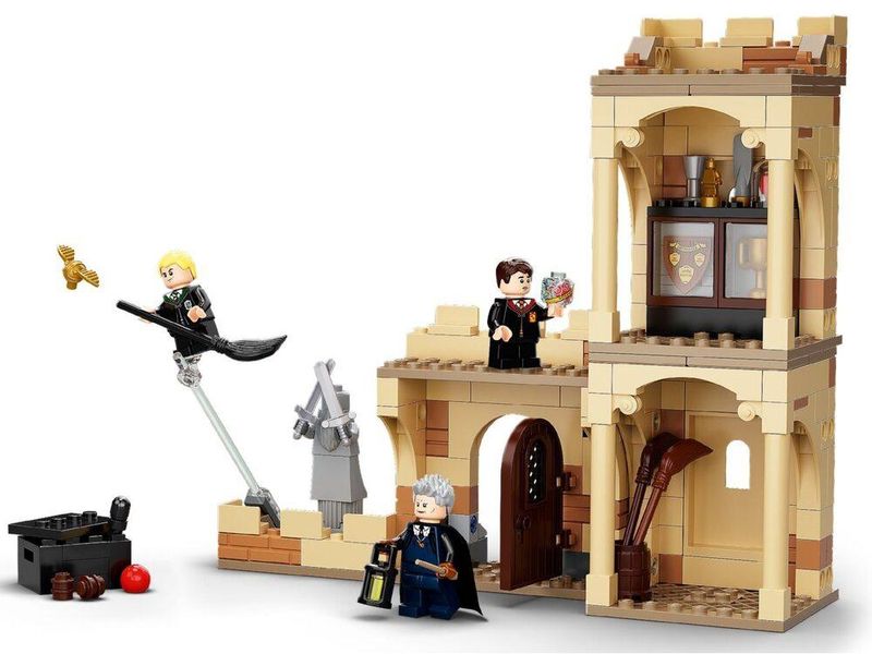 Конструктор LEGO Harry Potter Хогвартс: первый урок полетов 76395 76395