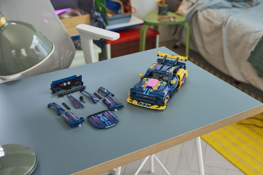 Конструктор LEGO&reg; Technic Тюнінг-гараж з автомобілем Ford Mustang GT 42236 42236