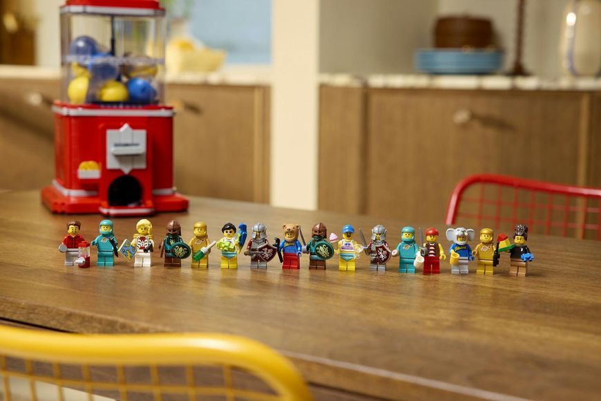 Конструкто LEGO&reg; Ideas Торговый автомат с минифигурками 21358 21358