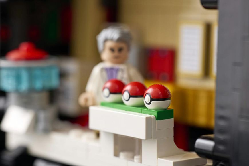 Конструктор LEGO&reg; Pok&eacute;monTM Покебол с знаковыми моментами работы Тренеров 72154 72154