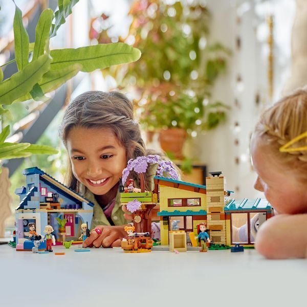 Конструктор LEGO&reg; Friends Родинні будинки Оллі й Пейслі 42620 42620
