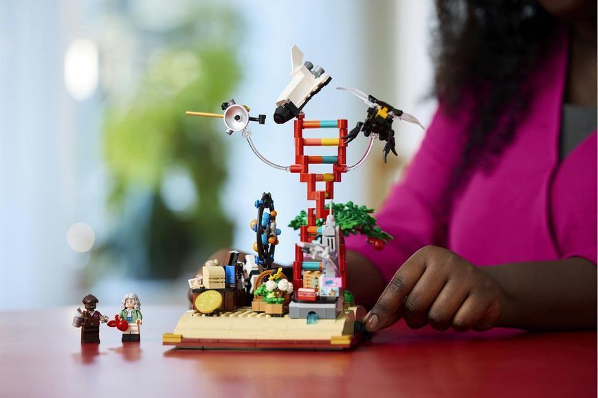 Конструктор LEGO&reg; Ideas Эволюция STEM 21355 21355