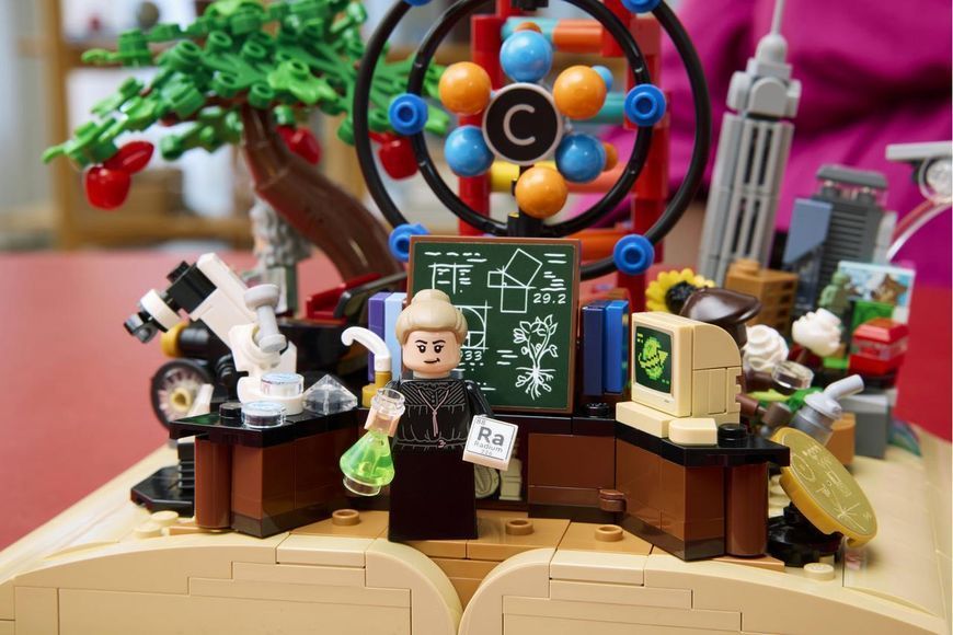 Конструктор LEGO&reg; Ideas Эволюция STEM 21355 21355
