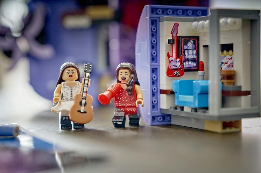 Конструктор LEGO&reg; Editions Двойная гитара Оливии Родриго 43031