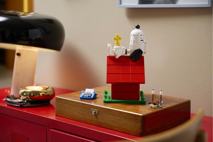 Конструктор LEGO&reg; Ideas &laquo;Деребритая&raquo;: будка Снупи 21368 21368