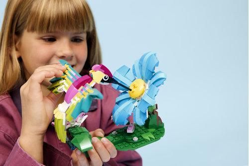 Конструктор LEGO Creator Дикие животные: красочный колибри 31384 31384