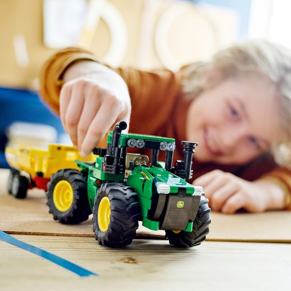 Конструктор LEGO® Technic John Deere 9620R 4WD Tractor 42136 42136