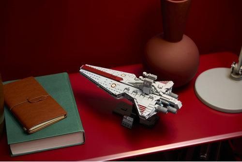 Набір LEGO&reg; Star Wars: Зоряний крейсер класу &laquo;Венатор&raquo;, 75441 75441