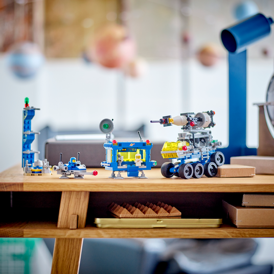 Купить LEGO® Micro Rocket Launchpad (40712) - Ностальгический