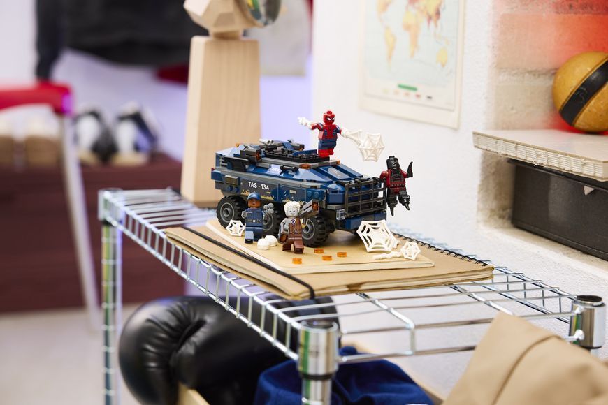 Конструктор LEGO&reg; | Marvel разному-Пауком машины для перевозки преступников 76349 76349