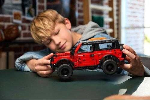 Купить Конструктор LEGO® Technic Внедорожник Ford Bronco® 42213 в