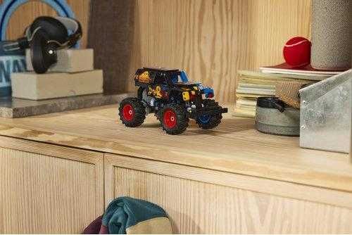 Купити Конструктор LEGO Technic Monster Jam™ Grave Digger™ Вогонь