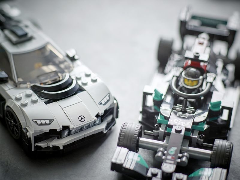 LEGO® Speed ​​Champions Mercedes-AMG F1 W12 E Performance та Mercedes-AMG Project One 76909 76909