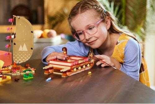 Купити Конструктор LEGO® Disney Princess Пригодницьке каное Ваяни