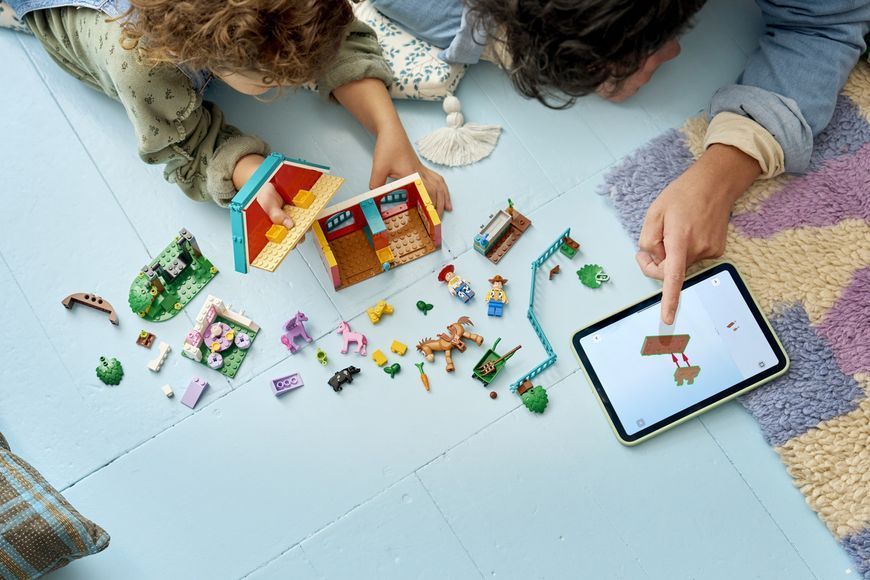 Конструктор LEGO&reg; ǀ Disney і Pixar &laquo;Історія іграшок 5&raquo; Кінне ранчо Блейза 43304 43304