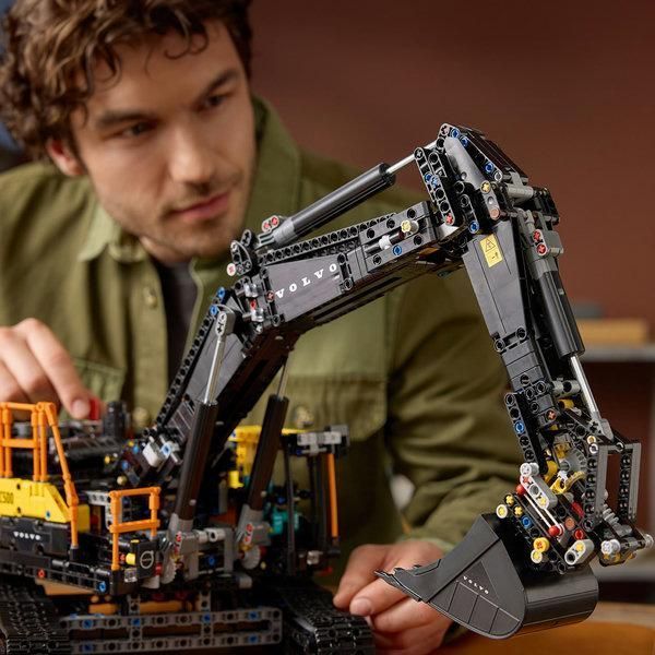 Конструктор LEGO&reg; Technic Екскаватор Volvo EC500 Hybrid 42215 42215