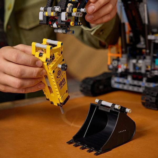 Конструктор LEGO&reg; Technic Екскаватор Volvo EC500 Hybrid 42215 42215