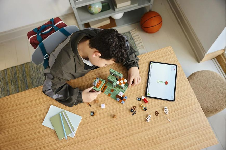 Конструктор LEGO Minecraft Дворц испытаний 21271 21271
