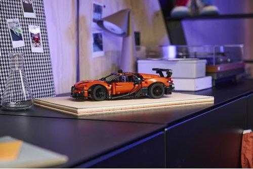 Купити Конструктор LEGO Technic Гіперкар Bugatti Chiron Pur Sport