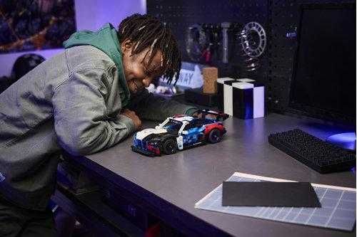 Купити Конструктор LEGO® Technic BMW M4 GT3 EVO 42226 в крамниці